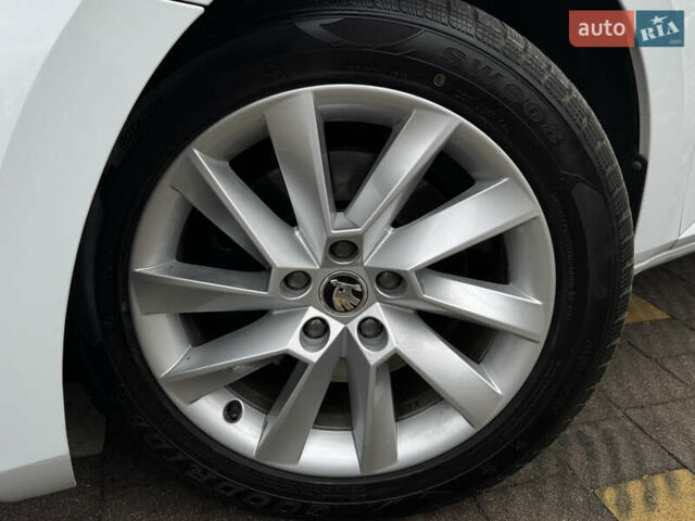 Белый Шкода Суперб, объемом двигателя 2 л и пробегом 164 тыс. км за 25450 $, фото 72 на Automoto.ua