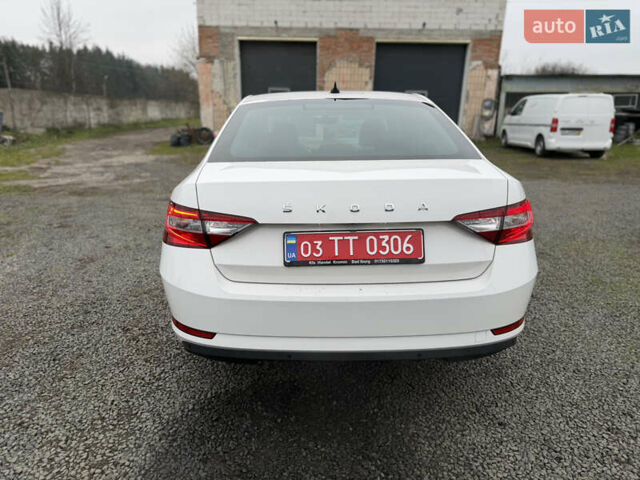 Білий Шкода Суперб, об'ємом двигуна 1.97 л та пробігом 206 тис. км за 25500 $, фото 9 на Automoto.ua