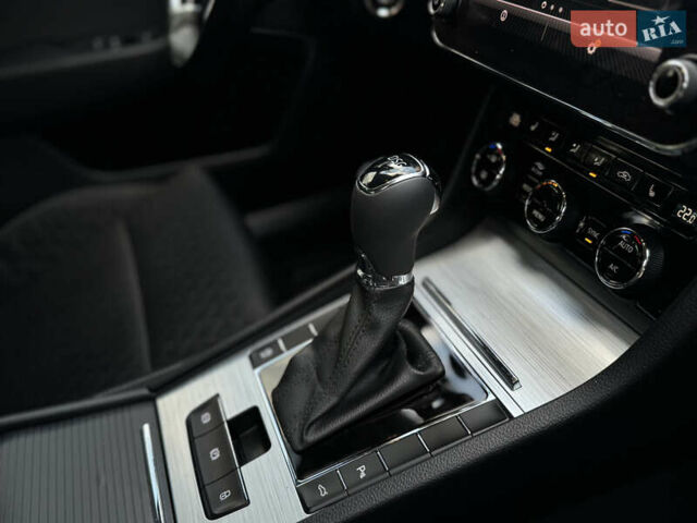 Белый Шкода Суперб, объемом двигателя 2 л и пробегом 164 тыс. км за 25450 $, фото 57 на Automoto.ua