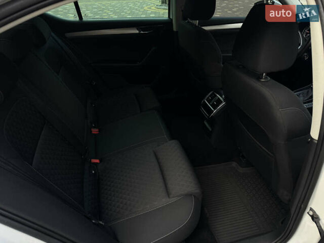 Белый Шкода Суперб, объемом двигателя 2 л и пробегом 164 тыс. км за 25450 $, фото 44 на Automoto.ua