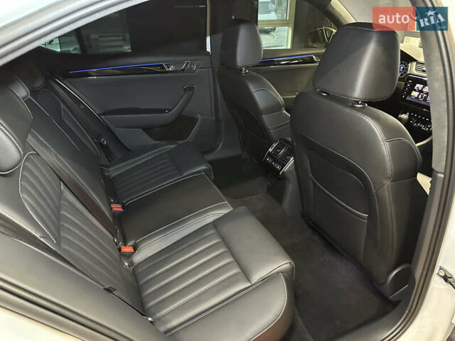 Білий Шкода Суперб, об'ємом двигуна 1.4 л та пробігом 54 тис. км за 38900 $, фото 57 на Automoto.ua