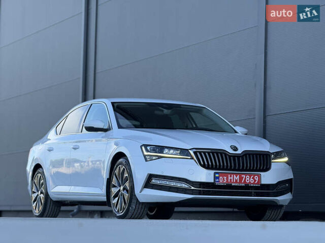Білий Шкода Суперб, об'ємом двигуна 2 л та пробігом 171 тис. км за 30999 $, фото 15 на Automoto.ua