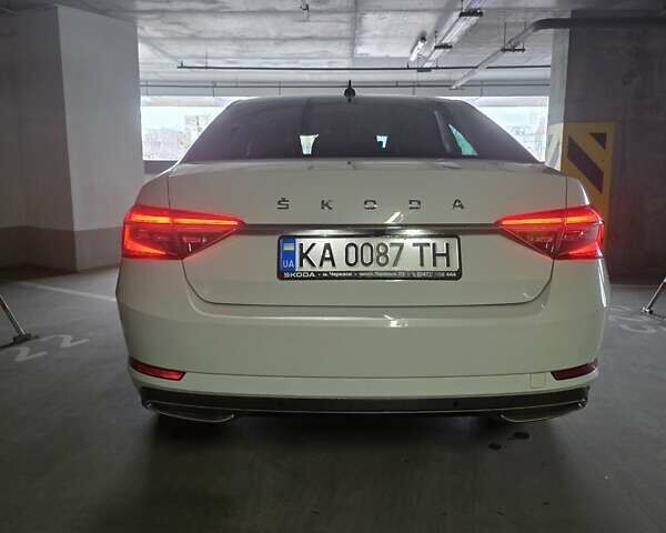 Білий Шкода Суперб, об'ємом двигуна 1.97 л та пробігом 145 тис. км за 33700 $, фото 5 на Automoto.ua
