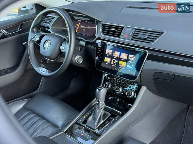 Белый Шкода Суперб, объемом двигателя 2 л и пробегом 171 тыс. км за 30699 $, фото 71 на Automoto.ua