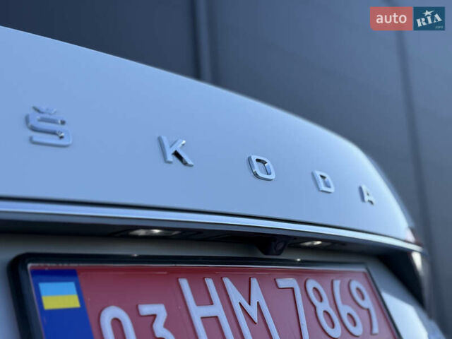 Білий Шкода Суперб, об'ємом двигуна 2 л та пробігом 171 тис. км за 30999 $, фото 31 на Automoto.ua