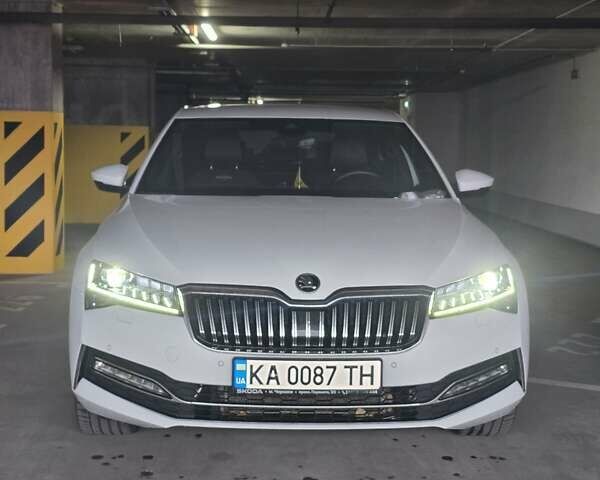 Білий Шкода Суперб, об'ємом двигуна 1.97 л та пробігом 145 тис. км за 33700 $, фото 17 на Automoto.ua