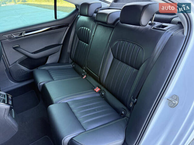 Білий Шкода Суперб, об'ємом двигуна 2 л та пробігом 171 тис. км за 30999 $, фото 64 на Automoto.ua