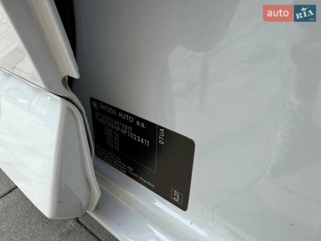 Белый Шкода Суперб, объемом двигателя 1.97 л и пробегом 192 тыс. км за 33700 $, фото 26 на Automoto.ua