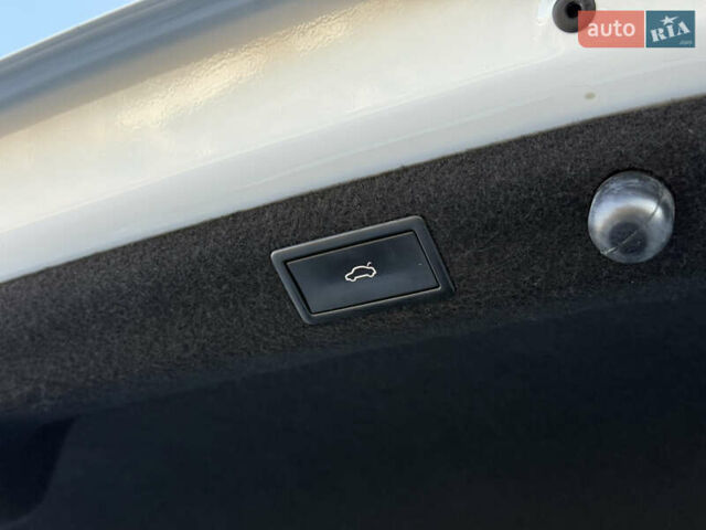 Белый Шкода Суперб, объемом двигателя 2 л и пробегом 171 тыс. км за 30699 $, фото 84 на Automoto.ua