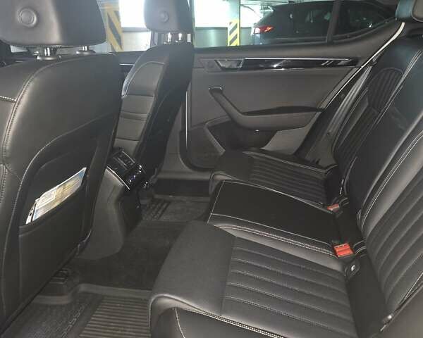 Білий Шкода Суперб, об'ємом двигуна 1.97 л та пробігом 145 тис. км за 33700 $, фото 7 на Automoto.ua