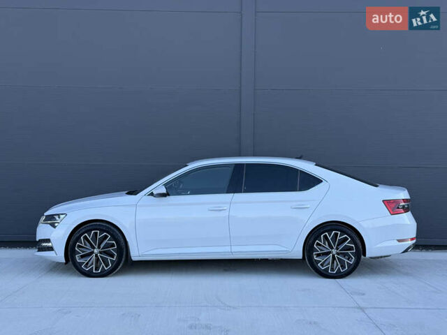 Білий Шкода Суперб, об'ємом двигуна 2 л та пробігом 171 тис. км за 30999 $, фото 12 на Automoto.ua