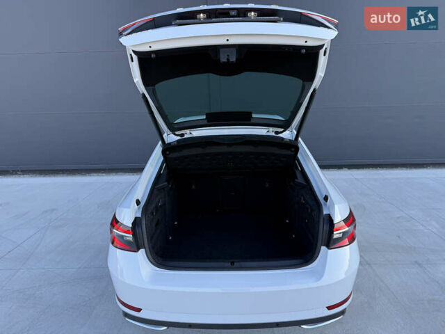 Белый Шкода Суперб, объемом двигателя 2 л и пробегом 171 тыс. км за 30699 $, фото 79 на Automoto.ua