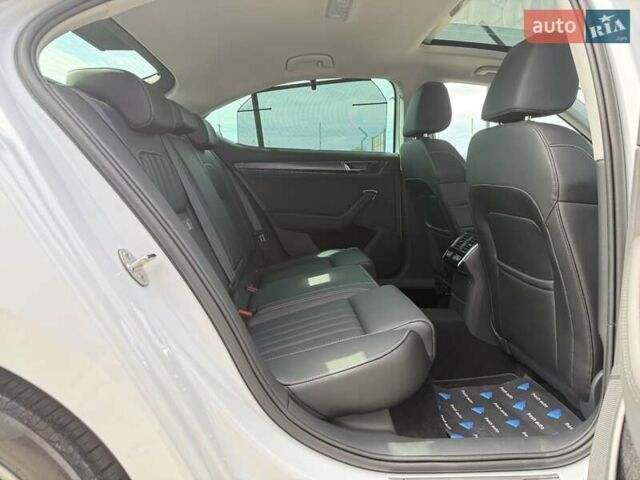 Белый Шкода Суперб, объемом двигателя 1.97 л и пробегом 192 тыс. км за 33700 $, фото 21 на Automoto.ua