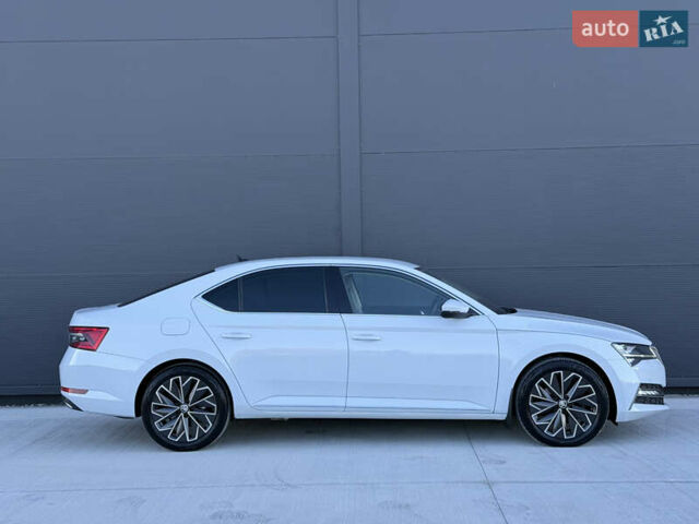 Белый Шкода Суперб, объемом двигателя 2 л и пробегом 171 тыс. км за 30699 $, фото 11 на Automoto.ua