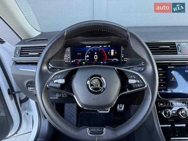 Белый Шкода Суперб, объемом двигателя 2 л и пробегом 171 тыс. км за 30699 $, фото 59 на Automoto.ua