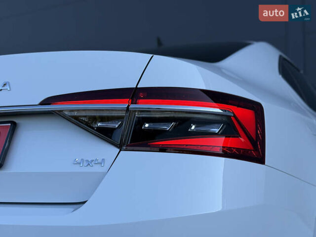 Білий Шкода Суперб, об'ємом двигуна 2 л та пробігом 171 тис. км за 30999 $, фото 26 на Automoto.ua