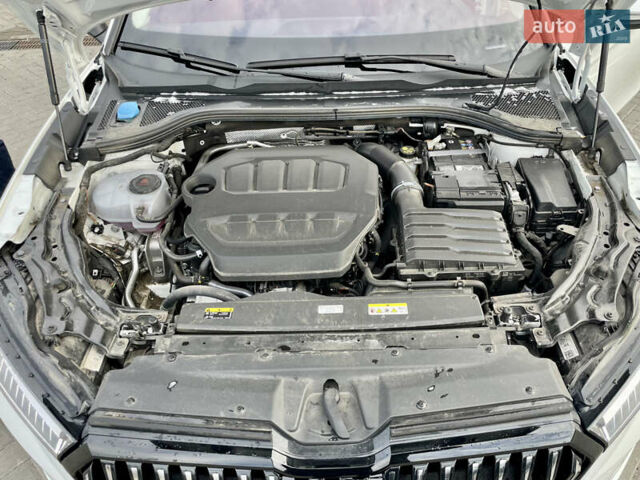 Белый Шкода Суперб, объемом двигателя 1.98 л и пробегом 20 тыс. км за 47900 $, фото 39 на Automoto.ua