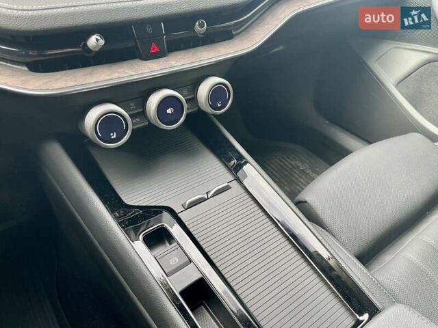 Белый Шкода Суперб, объемом двигателя 1.98 л и пробегом 20 тыс. км за 47900 $, фото 31 на Automoto.ua