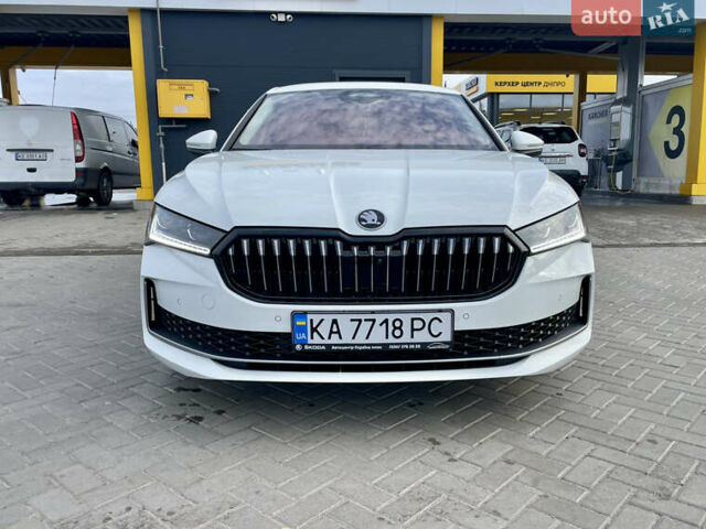 Белый Шкода Суперб, объемом двигателя 1.98 л и пробегом 20 тыс. км за 47900 $, фото 1 на Automoto.ua