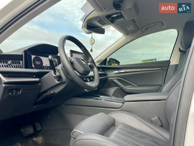 Белый Шкода Суперб, объемом двигателя 1.98 л и пробегом 20 тыс. км за 47900 $, фото 23 на Automoto.ua