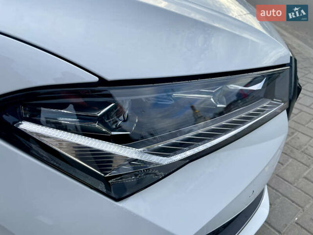 Белый Шкода Суперб, объемом двигателя 1.98 л и пробегом 20 тыс. км за 47900 $, фото 37 на Automoto.ua