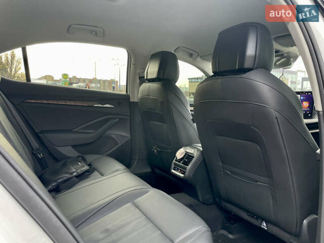 Белый Шкода Суперб, объемом двигателя 1.98 л и пробегом 20 тыс. км за 47900 $, фото 29 на Automoto.ua