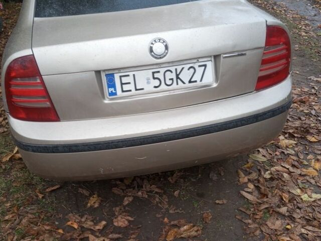 Бежевый Шкода Суперб, объемом двигателя 1.9 л и пробегом 400 тыс. км за 4500 $, фото 2 на Automoto.ua