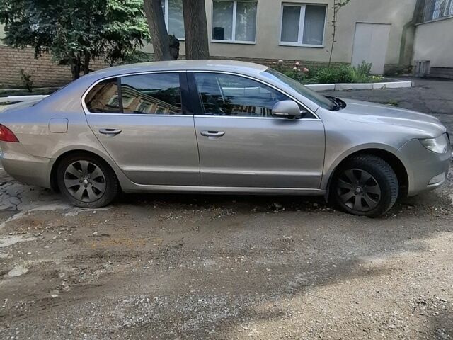 Бежевый Шкода Суперб, объемом двигателя 1.8 л и пробегом 207 тыс. км за 7200 $, фото 1 на Automoto.ua