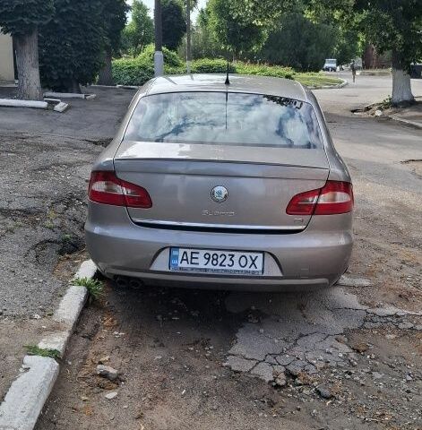 Бежевый Шкода Суперб, объемом двигателя 1.8 л и пробегом 207 тыс. км за 7200 $, фото 2 на Automoto.ua