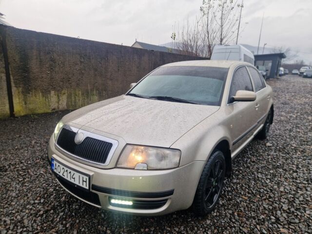 Бежевый Шкода Суперб, объемом двигателя 1.8 л и пробегом 277 тыс. км за 3400 $, фото 1 на Automoto.ua