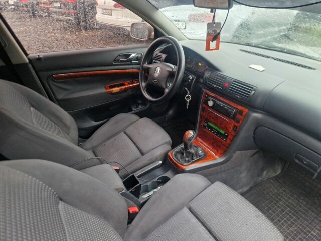 Бежевый Шкода Суперб, объемом двигателя 1.8 л и пробегом 277 тыс. км за 3400 $, фото 4 на Automoto.ua