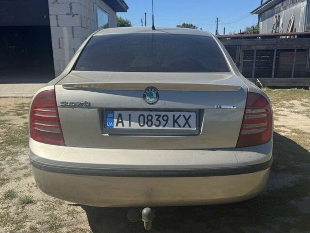 Бежевий Шкода Суперб, об'ємом двигуна 1.8 л та пробігом 250 тис. км за 4300 $, фото 4 на Automoto.ua