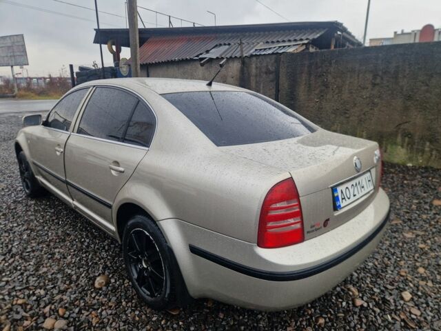 Бежевый Шкода Суперб, объемом двигателя 1.8 л и пробегом 277 тыс. км за 3400 $, фото 3 на Automoto.ua