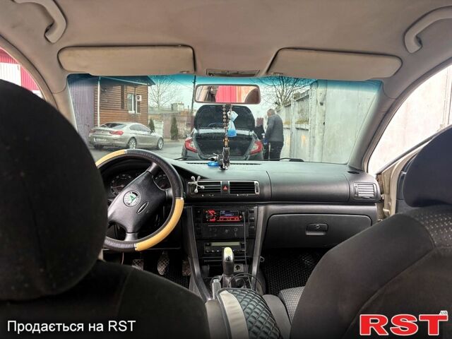 Бежевый Шкода Суперб, объемом двигателя 1.8 л и пробегом 290 тыс. км за 3800 $, фото 6 на Automoto.ua