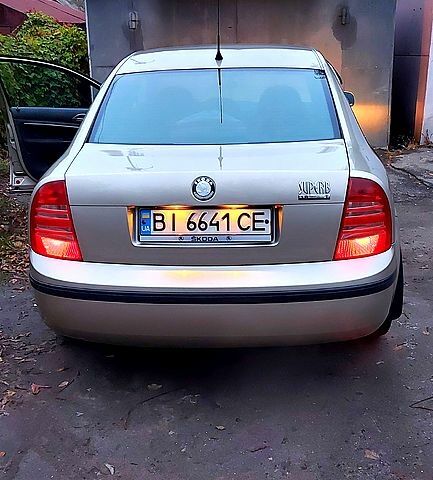 Бежевий Шкода Суперб, об'ємом двигуна 1.8 л та пробігом 282 тис. км за 5200 $, фото 3 на Automoto.ua