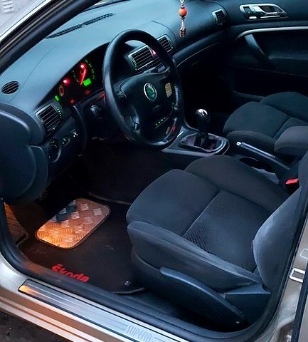 Бежевий Шкода Суперб, об'ємом двигуна 1.8 л та пробігом 282 тис. км за 5200 $, фото 2 на Automoto.ua