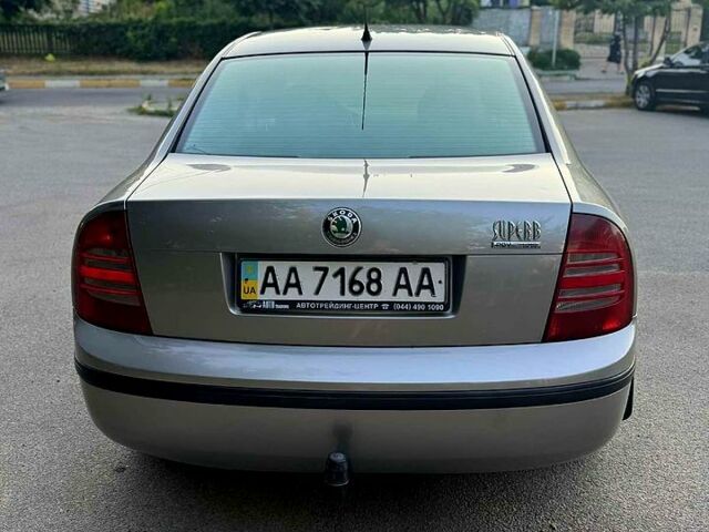 Бежевий Шкода Суперб, об'ємом двигуна 1.8 л та пробігом 245 тис. км за 5500 $, фото 1 на Automoto.ua