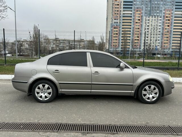 Бежевый Шкода Суперб, объемом двигателя 2 л и пробегом 245 тыс. км за 5990 $, фото 5 на Automoto.ua