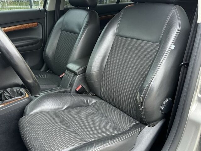 Бежевый Шкода Суперб, объемом двигателя 2 л и пробегом 245 тыс. км за 5990 $, фото 11 на Automoto.ua