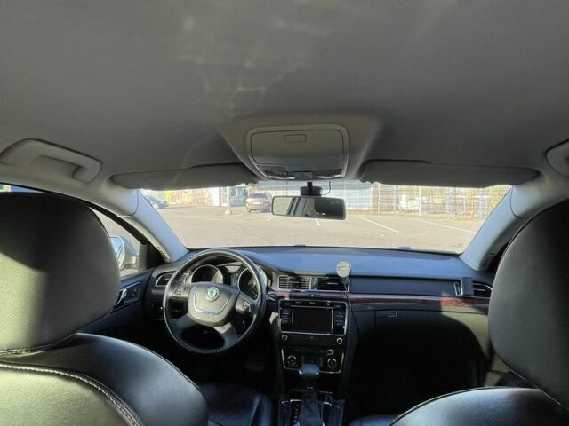 Бежевый Шкода Суперб, объемом двигателя 1.8 л и пробегом 248 тыс. км за 9000 $, фото 15 на Automoto.ua