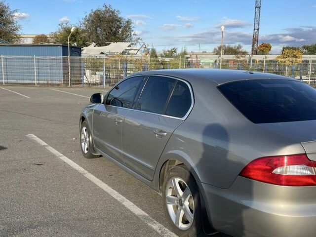 Бежевый Шкода Суперб, объемом двигателя 1.8 л и пробегом 248 тыс. км за 9000 $, фото 8 на Automoto.ua