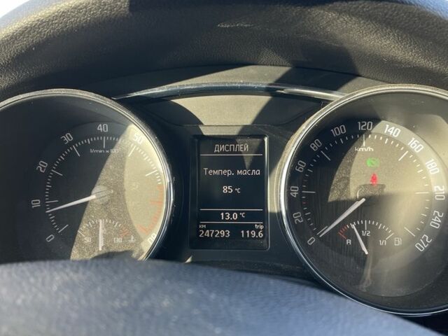 Бежевый Шкода Суперб, объемом двигателя 1.8 л и пробегом 248 тыс. км за 9000 $, фото 17 на Automoto.ua