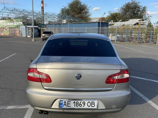 Бежевый Шкода Суперб, объемом двигателя 1.8 л и пробегом 248 тыс. км за 9000 $, фото 7 на Automoto.ua