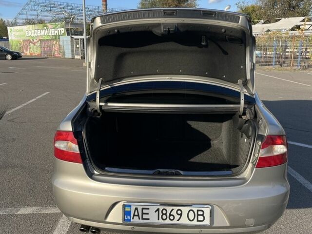 Бежевый Шкода Суперб, объемом двигателя 1.8 л и пробегом 248 тыс. км за 9000 $, фото 9 на Automoto.ua