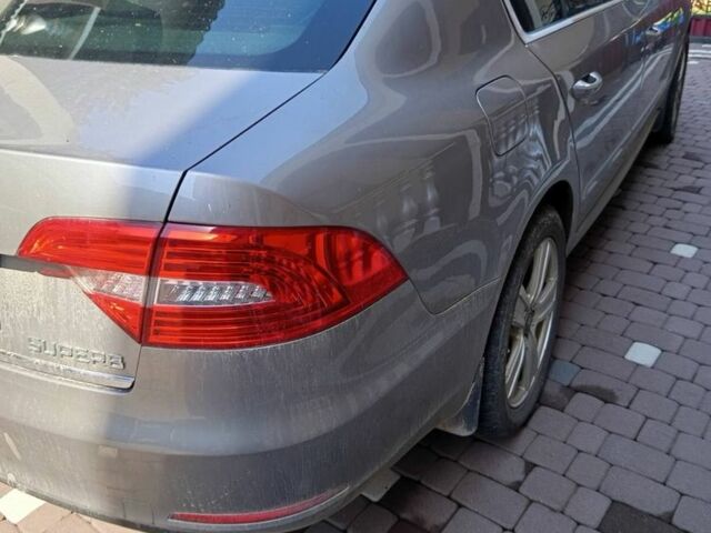 Бежевий Шкода Суперб, об'ємом двигуна 1.6 л та пробігом 200 тис. км за 10300 $, фото 8 на Automoto.ua