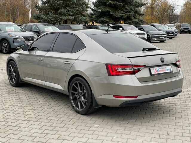 Бежевый Шкода Суперб, объемом двигателя 2 л и пробегом 185 тыс. км за 22600 $, фото 4 на Automoto.ua