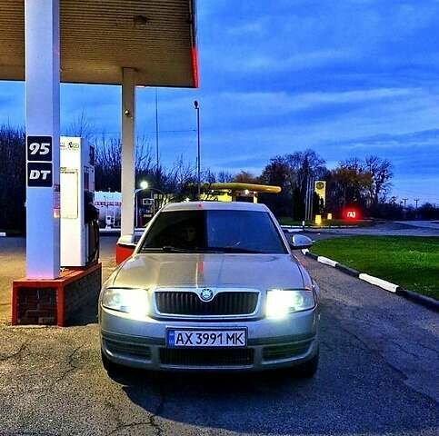 Бежевий Шкода Суперб, об'ємом двигуна 1.8 л та пробігом 370 тис. км за 5500 $, фото 1 на Automoto.ua