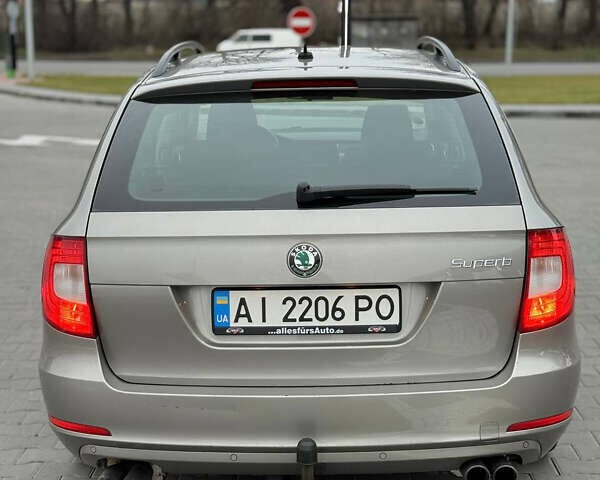 Бежевый Шкода Суперб, объемом двигателя 1.8 л и пробегом 303 тыс. км за 8000 $, фото 3 на Automoto.ua