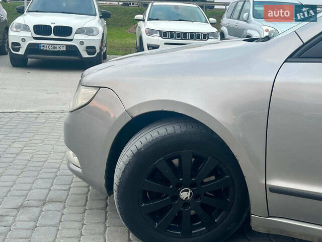 Бежевий Шкода Суперб, об'ємом двигуна 2 л та пробігом 313 тис. км за 5900 $, фото 3 на Automoto.ua