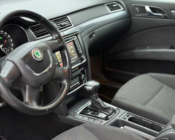 Бежевый Шкода Суперб, объемом двигателя 1.8 л и пробегом 303 тыс. км за 8000 $, фото 10 на Automoto.ua